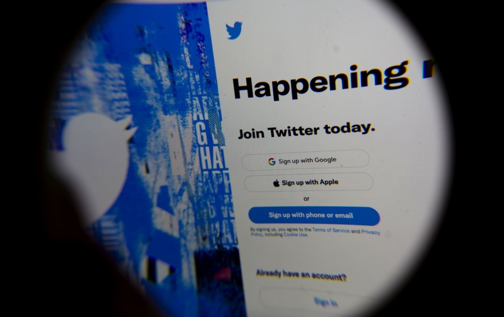 Προσφυγή του Twitter κατά του Μασκ – “Πιστεύει ότι μπορεί να ρημάξει τη χρηματιστηριακή αξία της εταιρείας”