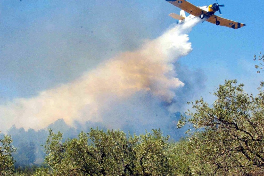 Μεγάλη φωτιά στη Χασιά – Σηκώθηκαν τα εναέρια μέσα