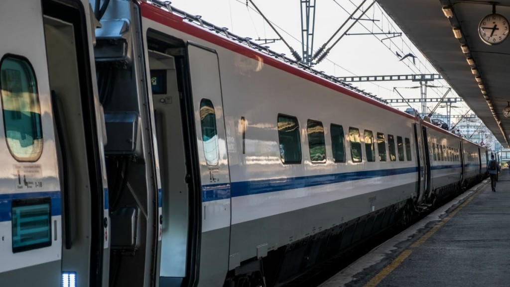 Με λεωφορείο το δρομολόγιο της αμαξοστοιχίας 1535 (Χαλκίδα – Αθήνα) λόγω διακοπής ηλεκτροδότησης