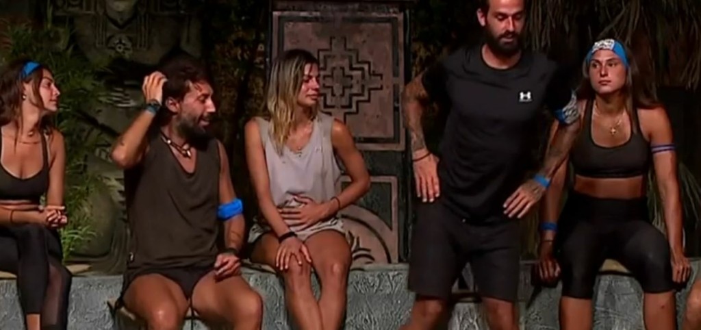 Οι άγνωστες στιγμές στα συμβούλια του Survivor – Τα αστεία περιστατικά και το… βάζο που έπεσε!