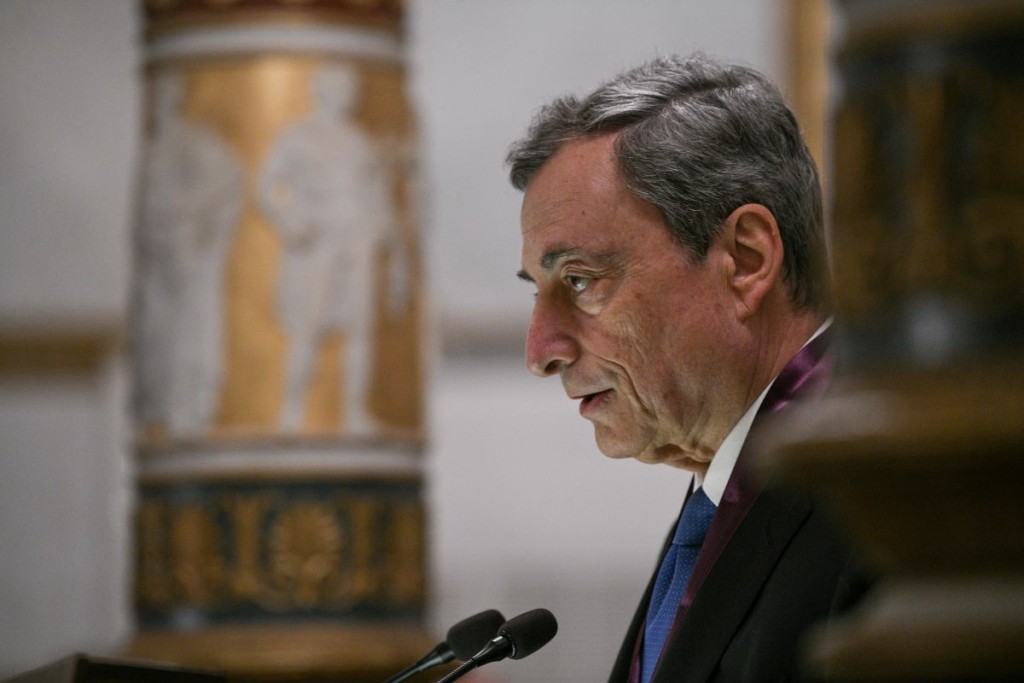Σε τεντωμένο σχοινί η κυβέρνηση της Ιταλίας – Δε δέχεται την παραίτηση Ντράγκι ο Ματαρέλα