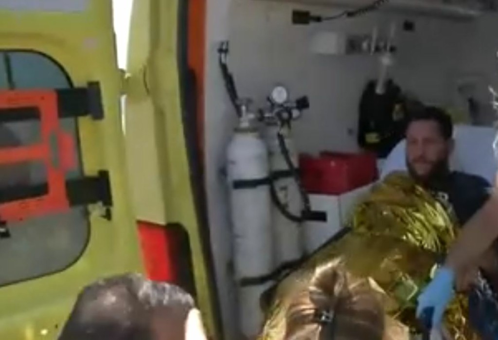 Αγωνία για τον 28χρονο αγνοούμενο στη Χαλκιδική – Το παιχνίδι της θάλασσας που έσωσε τη ζωή του Ιβάν (pics&vid)