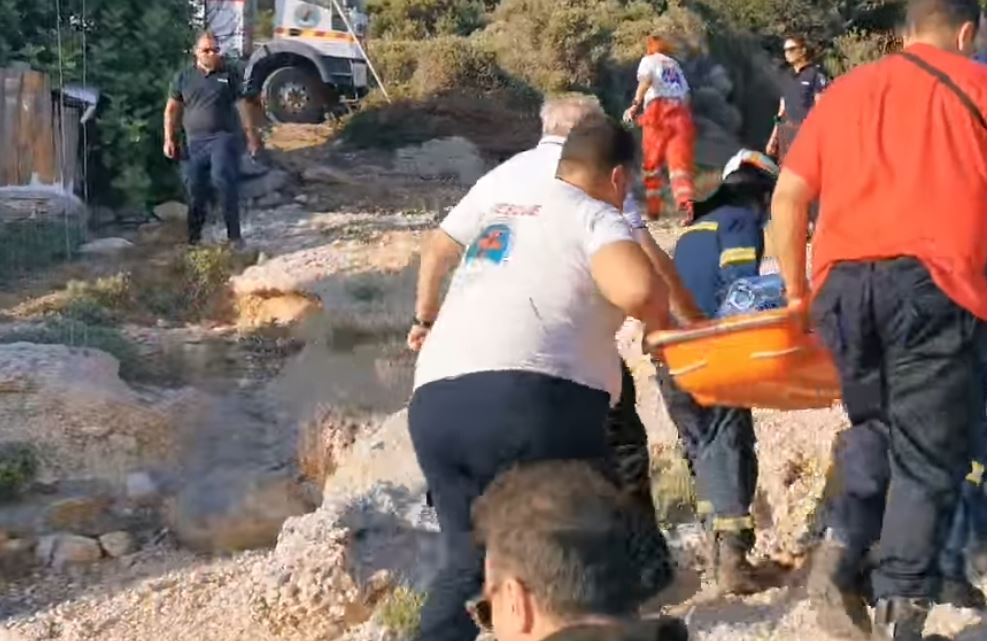 Χωρίς τις αισθήσεις του βρέθηκε μέλος του πληρώματος του ελικοπτέρου που έπεσε στη Σάμο – Συνεχίζονται οι έρευνες