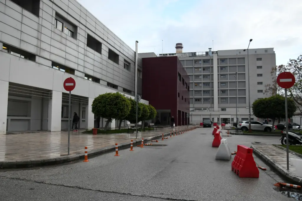 Αχαΐα: Στο χειρουργείο η 14χρονη που έπεσε από βυτιοφόρο