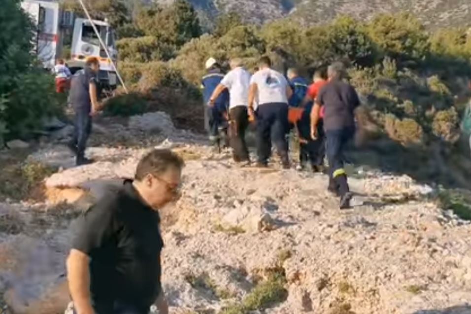 Νεκρά τα δυο μέλη του πληρώματος του ελικοπτέρου που έπεσε στη Σάμο – Αγνοείται ένα άτομο