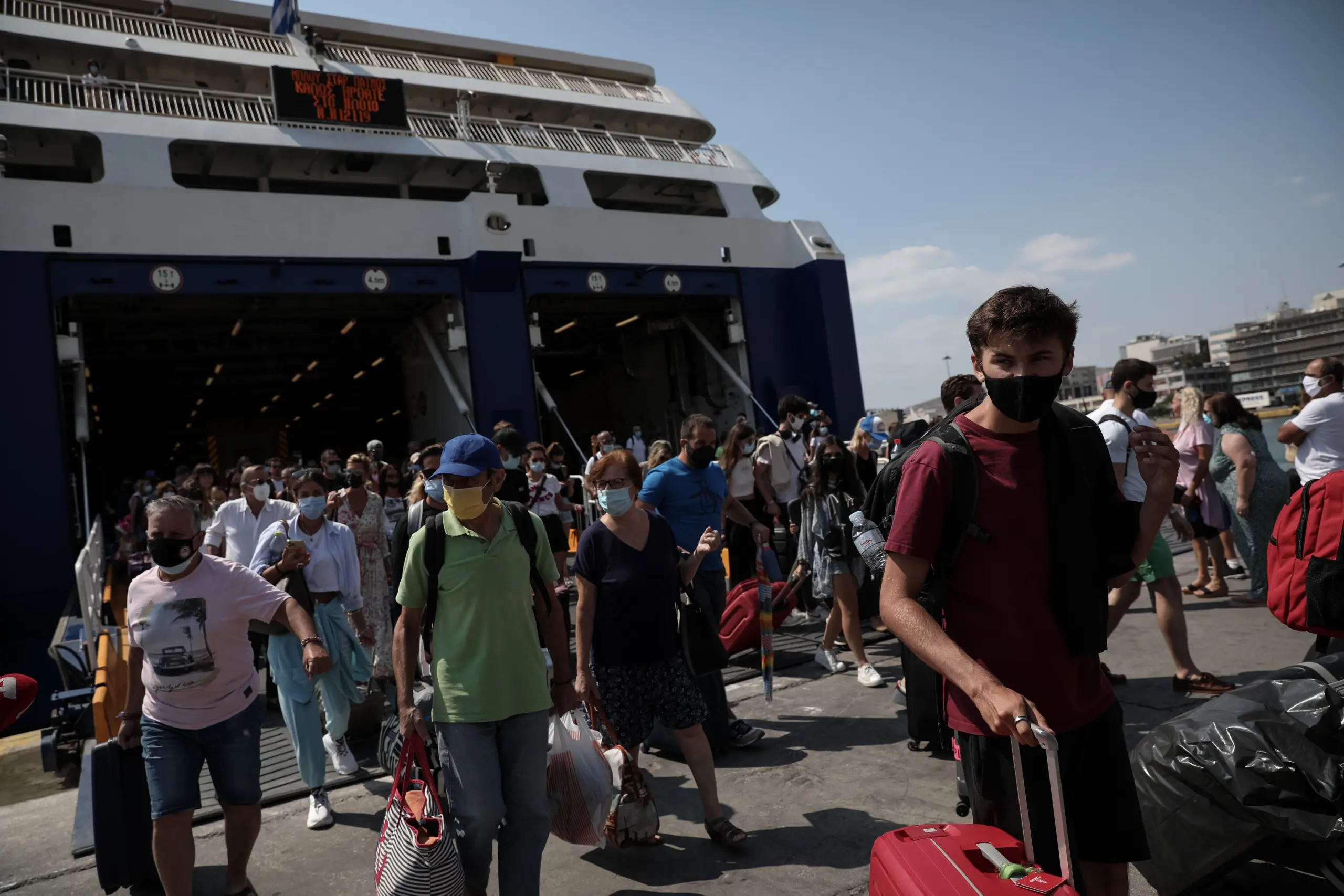 Ποιες ηλικίες “χτυπά” περισσότερο ο κορονοϊός – Οι τέσσερις περιοχές της Ελλάδας που είναι στο “κατακόκκινο”