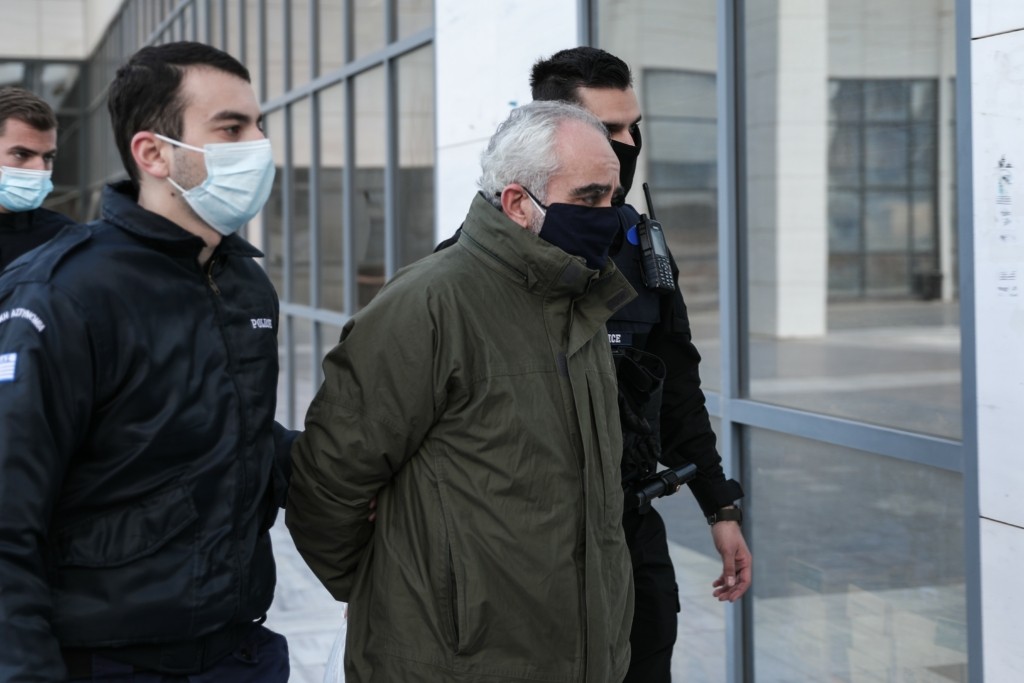 Πρώην υπουργός αρνήθηκε κάθε σχέση με τον ψευτογιατρό – “Δεν τον γνωρίζω καν”