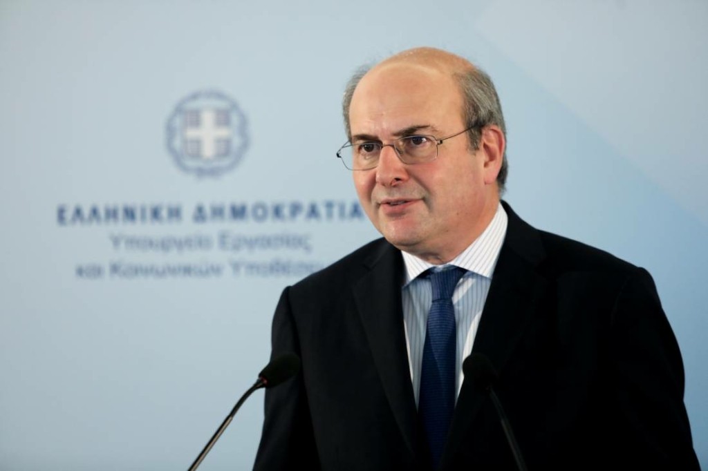 “Όχι” Χατζηδάκη σε αλόγιστες παροχές – “Θα τις βρούμε μπροστά μας στη συνέχεια”