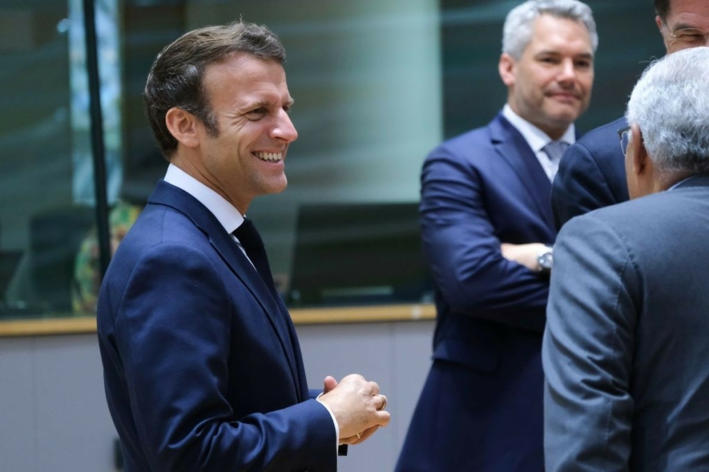 Σαρωτικός ανασχηματισμός στη κυβέρνηση του Μακρόν – “Ψήφο” εμπιστοσύνης στην Χαρούλα Ζαχαροπούλου