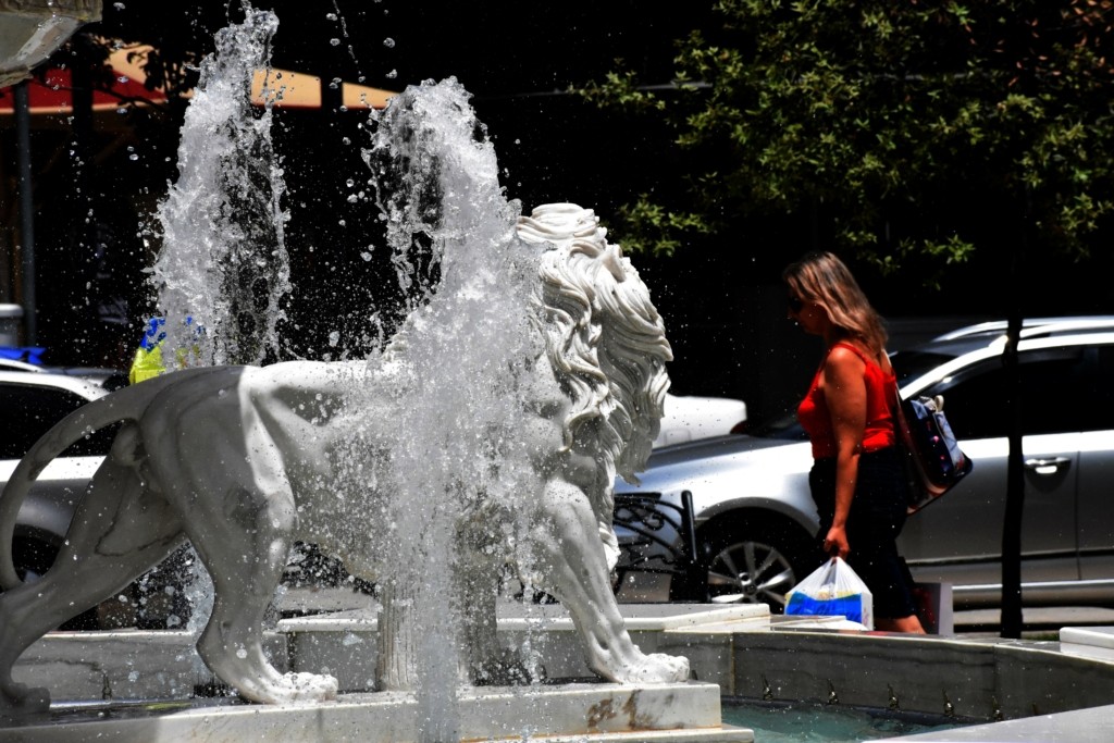 Ξεκινά ο καύσωνας με άνοδο της θερμοκρασίας και ισχυρούς ανέμους