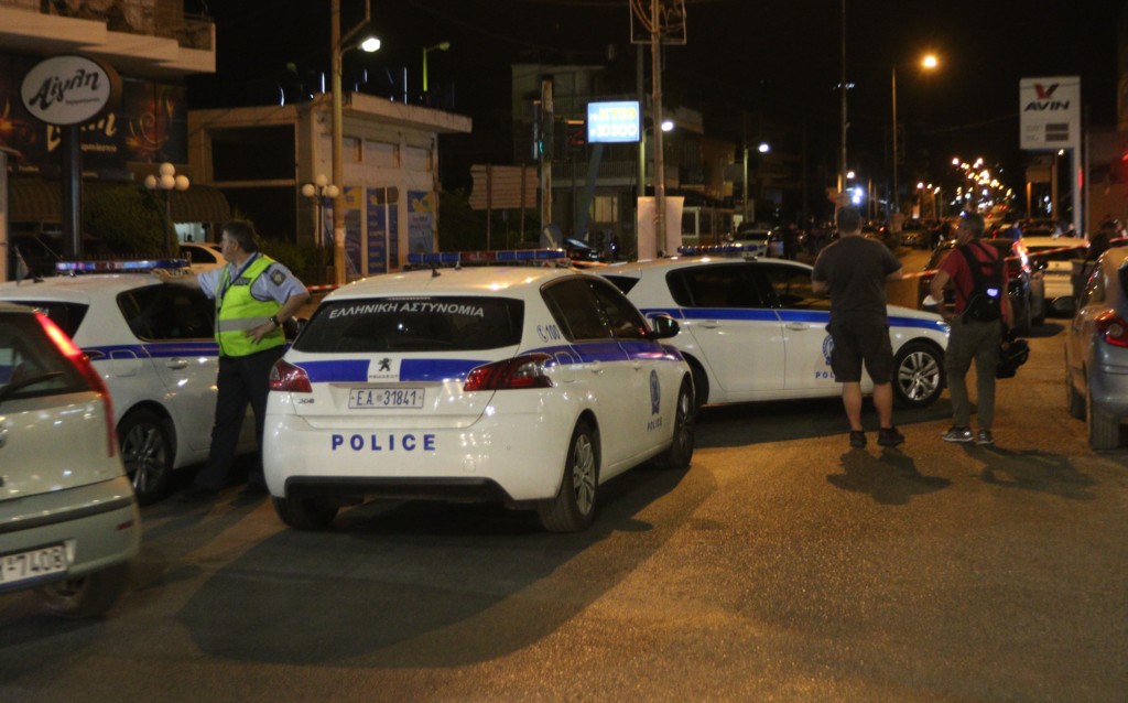 Τρεις οι νεκροί της συμπλοκής στα Κάτω Πατήσια – Πέθανε ο άνδρας που παρασύρθηκε από αυτοκίνητο (vids)