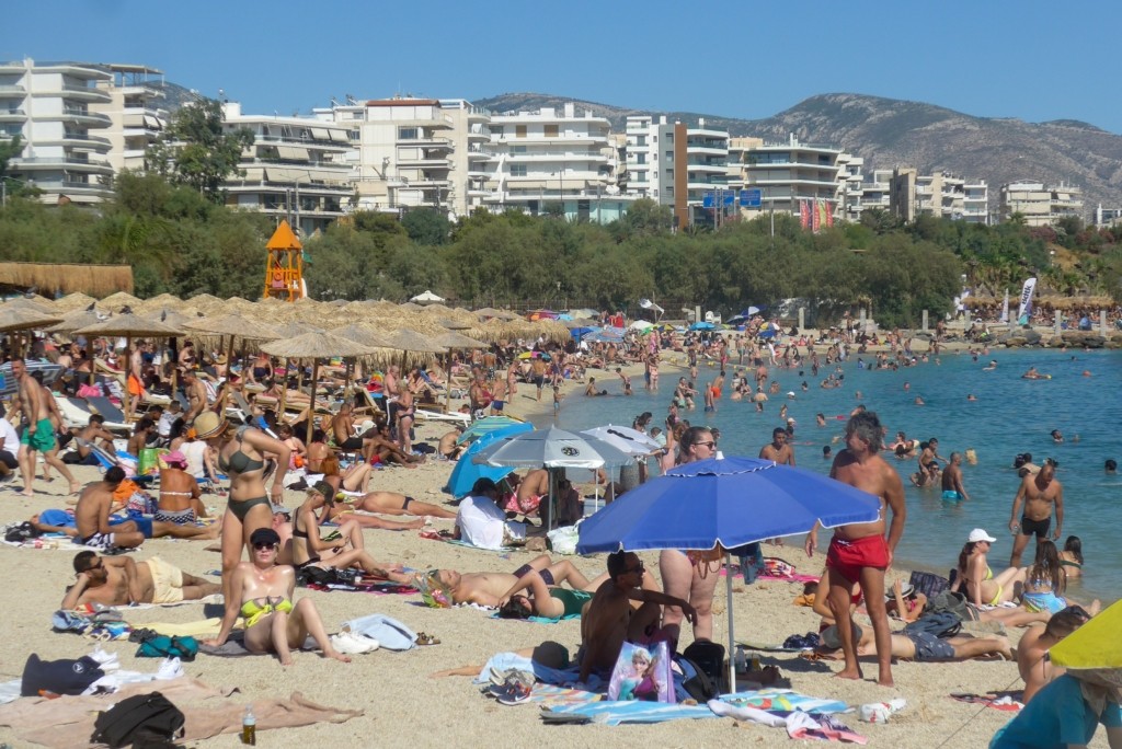 Με ζέστη σε όλη τη χώρα ξεκινά η εβδομάδα – Δυνατοί άνεμοι στο Αιγαίο