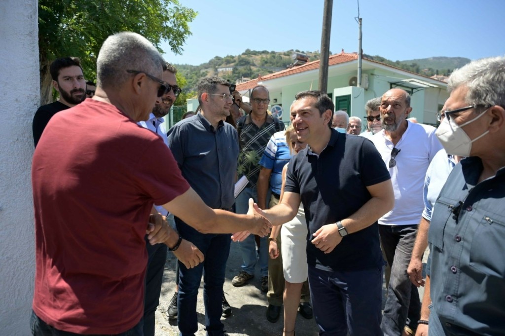 Ο Αλέξης Τσίπρας στη Σάμο – Το μήνυμα του για τους σεισμόπληκτους και τα πανεπιστήμια (pics)
