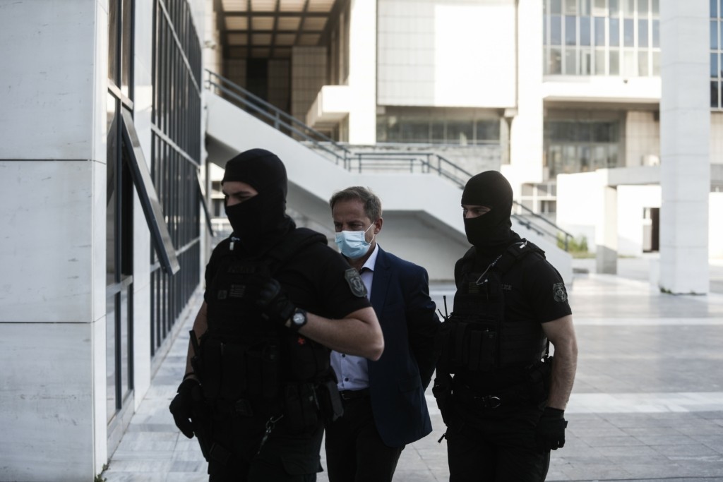 Ο εισαγγελέας ζητά απόρριψη των ελαφρυντικών μετά την καταδίκη του Λιγνάδη για δύο βιασμούς