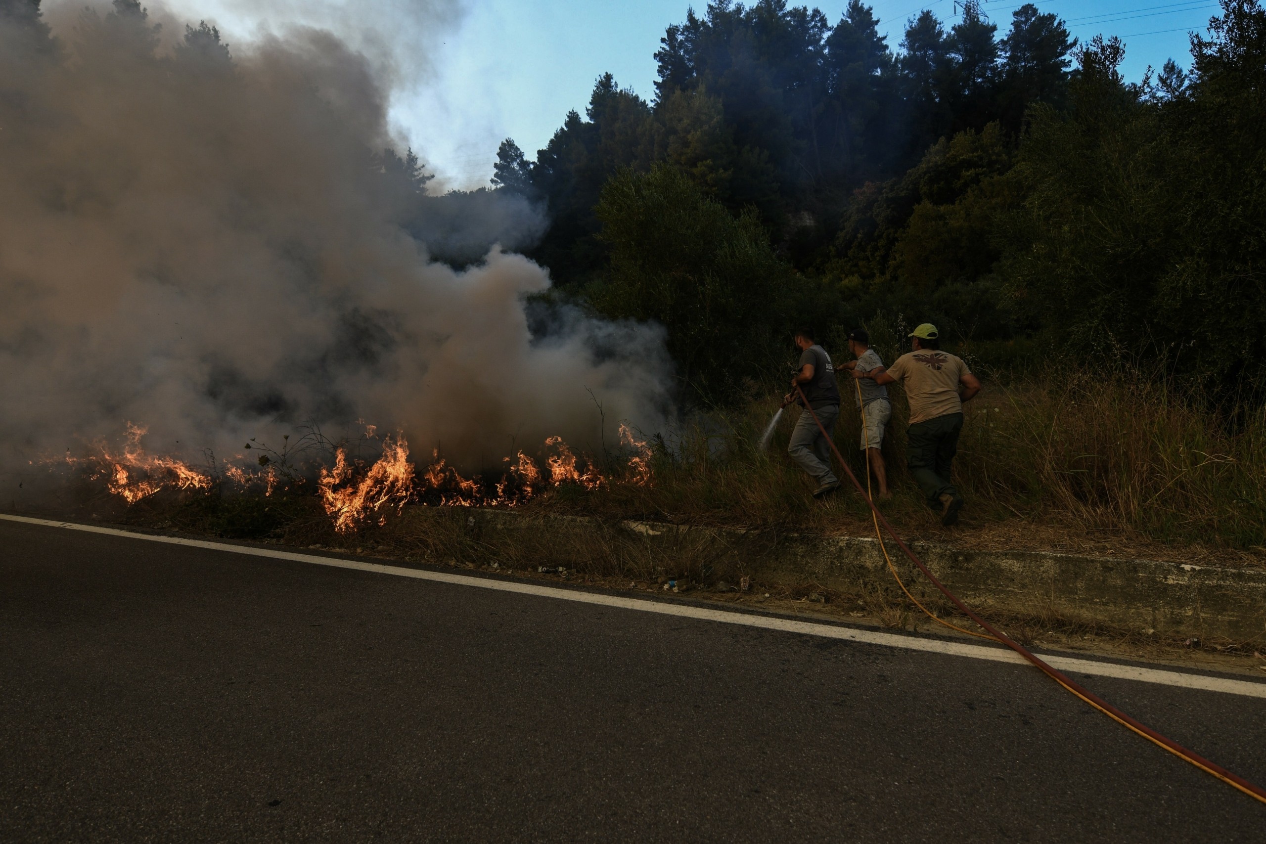 Υπό έλεγχο οι φωτιές στην Ηλεία – Οριοθετημένη η πυρκαγιά στο Ελληνοχώρι Κορινθίας (vid)