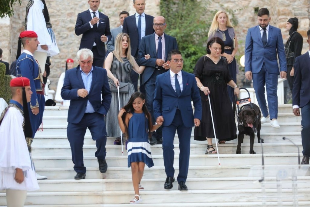 Ο καλεσμένος που κατάφερε να κλέψει τα φώτα της δημοσιότητας στο Προεδρικό Μέγαρο (pic)