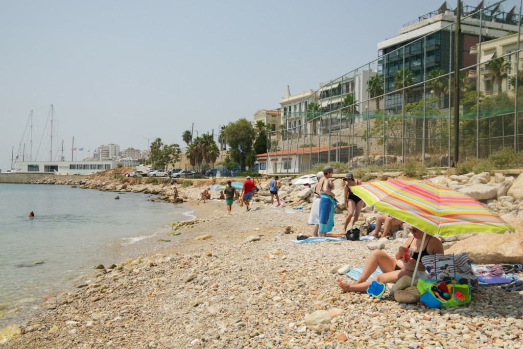 Αυτές είναι οι περιοχές όπου απαγορεύεται το κολύμπι στην Αττική – Δείτε αναλυτικά τη λίστα