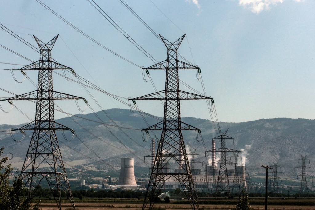 “Στοπ” στις υπέρμετρες αυξήσεις παγίων στους λογαριασμούς ρεύματος με διάταξη νόμου – Τι δήλωσε ο Νίκος Παπαθανάσης