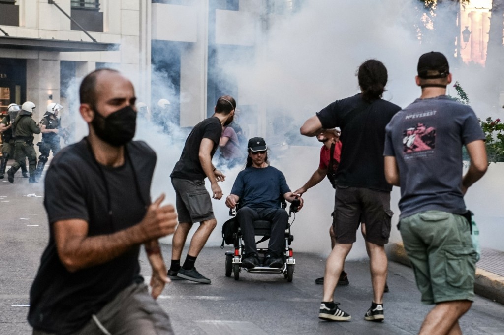 Διατάχθηκε ΕΔΕ για τις αδιανόητες εικόνες αστυνομικής βίας στην πορεία για τον Γιάννη Μιχαηλίδη (vids)