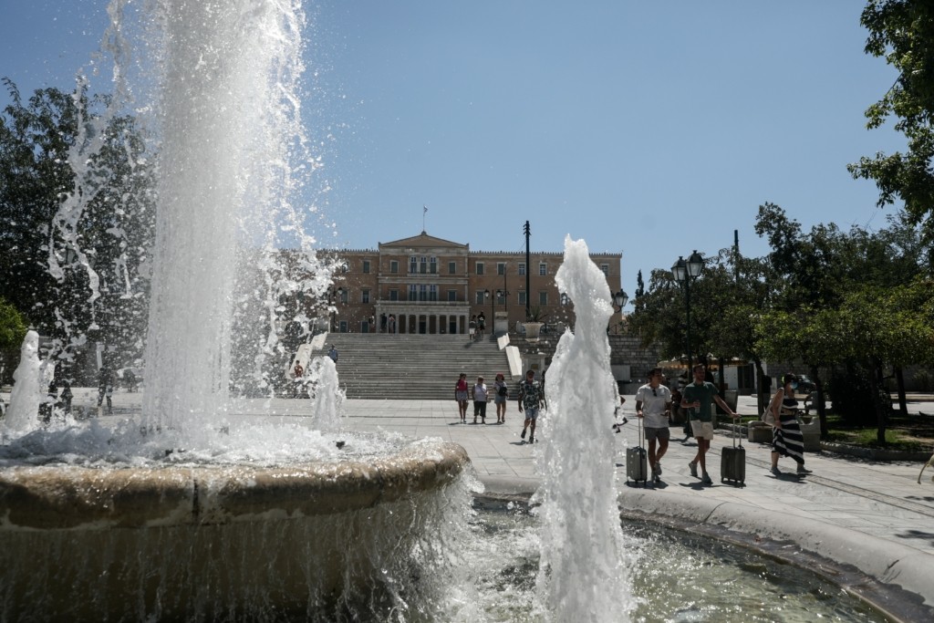 Μικρή πτώση της θερμοκρασίας και άνεμοι την Κυριακή