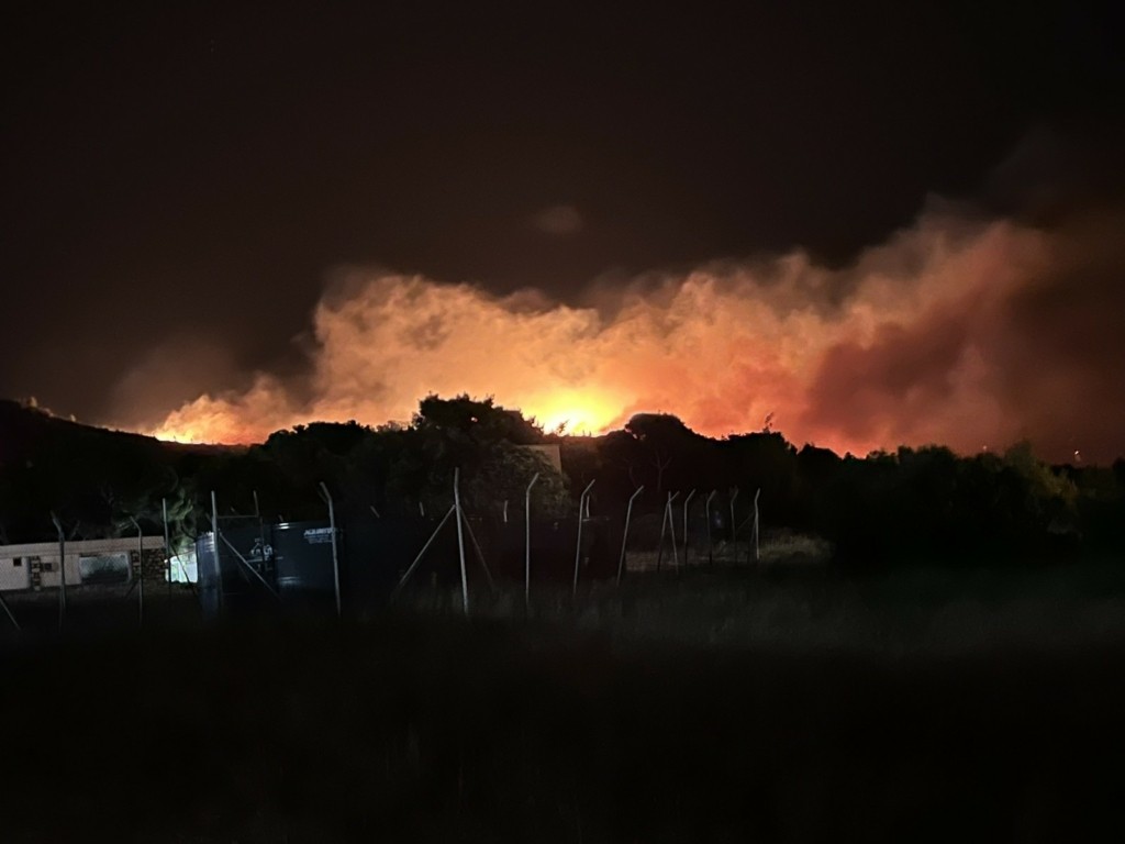 Οι φωτιές στην Αλβανία απειλούν τα ελληνικά μειονοτικά χωριά