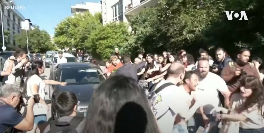 Μεσαίωνας στην Τουρκία – Δακρυγόνα και σπρέι πιπεριού στην πορεία του Pride (vid)