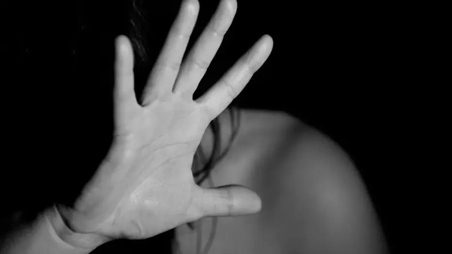 Θερμοπύλες: Πολωνός ξυλοκόπησε την σύντροφό του και απείλησε να την σκοτώσει