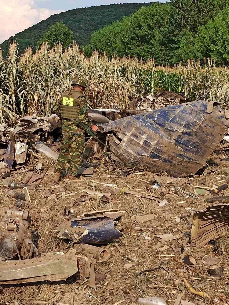 Στρατιωτικό drone “σαρώνει” το σημείο συντριβής του Αντόνοφ – Τα σενάρια που ερευνώνται και τα αναπάντητα ερωτήματα