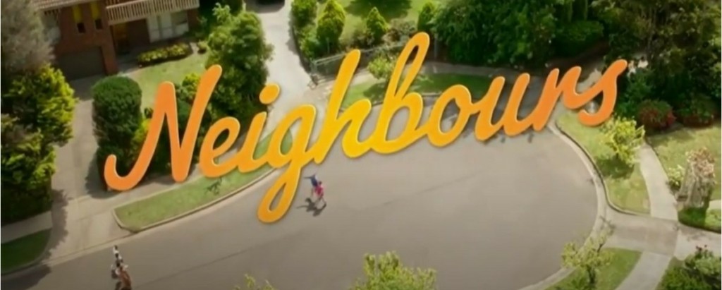 Το φινάλε των θρυλικών “Neighbours” έκρυβε και μια συγκινητική επανένωση (pics)