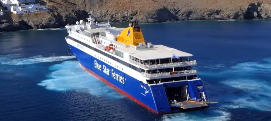 Η εντυπωσιακή και γρήγορη μανούβρα του Blue Star Naxos για να δέσει στην Αστυπάλαια (vid)