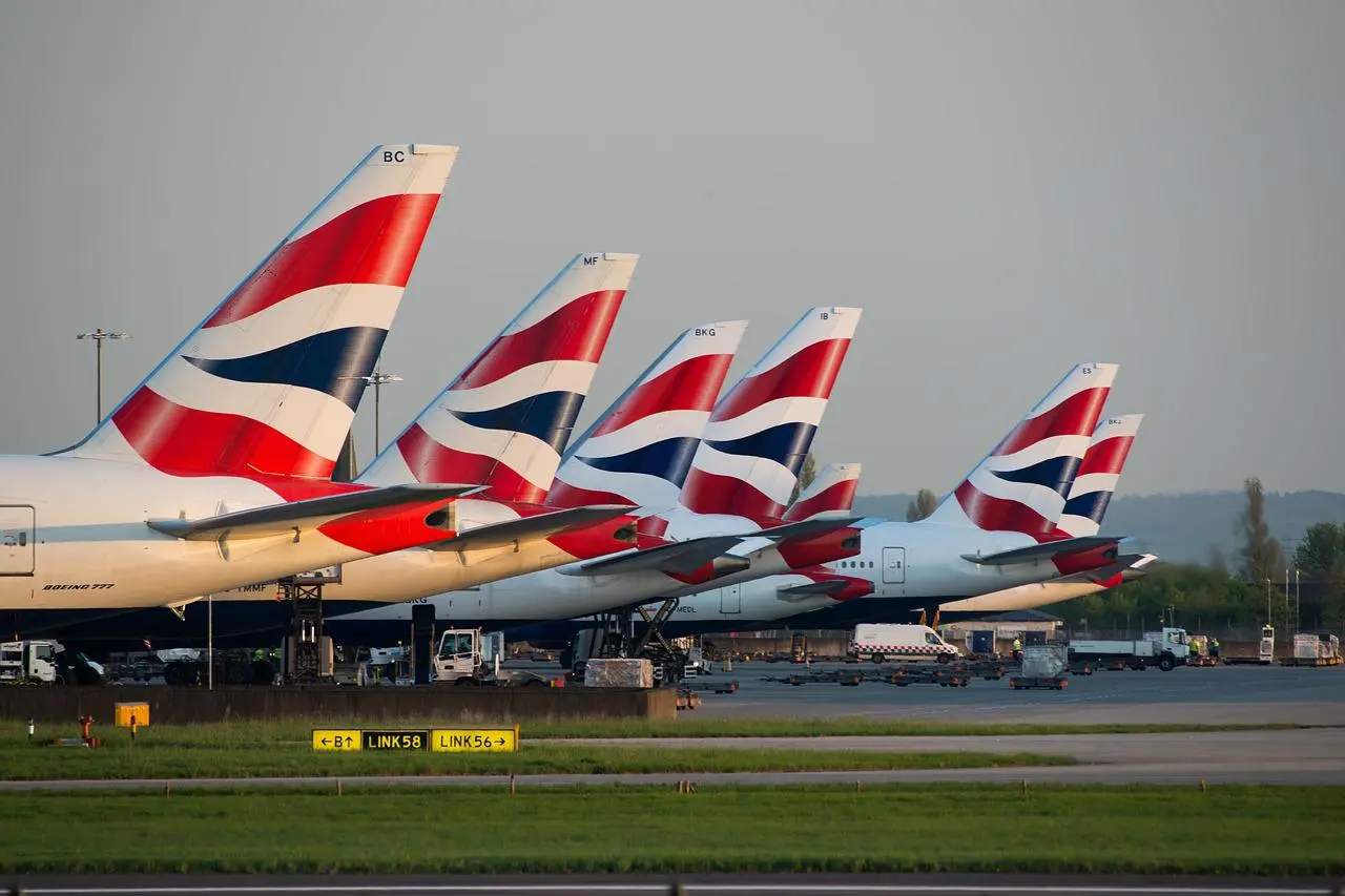 Σε μπαράζ ακυρώσεων πτήσεων προχωράει η British Airways λόγω έλλειψης προσωπικού