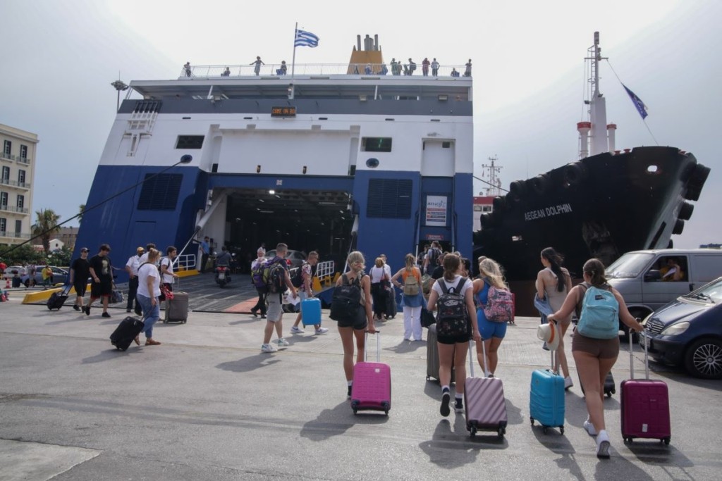 Χαμός για μία αίτηση στο πρόγραμμα “Τουρισμός για όλους” – Όλα όσα πρέπει να ξέρετε σε 15 ερωτήσεις – απαντήσεις