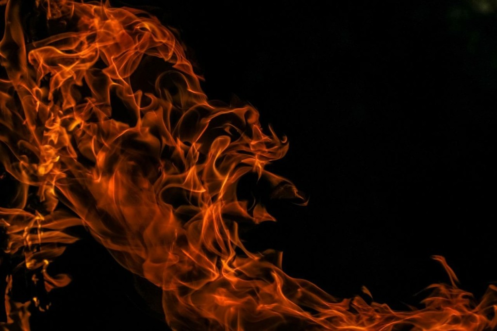 Πύρινη κόλαση στη Σλοβενία – Μάχη με τις φλόγες μέσα στον καύσωνα δίνουν οι πυροσβέστες