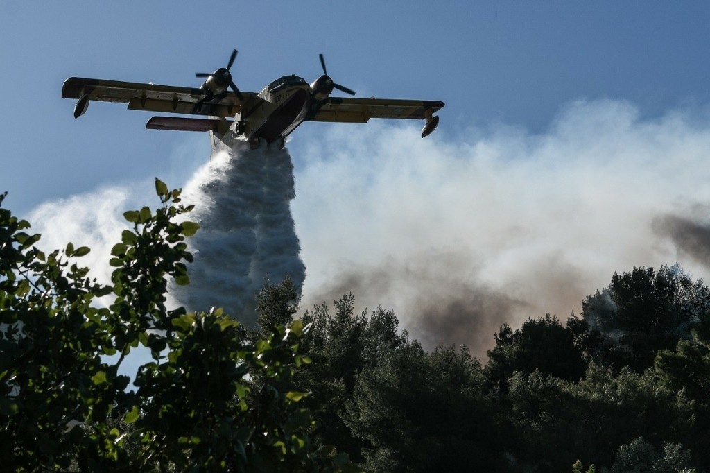 Νέα αναζωπύρωση στο πύρινο μέτωπο στο Ρέθυμνο – Εκκενώνεται ο οικισμός του Αγίου Γεωργίου (pics&vids)