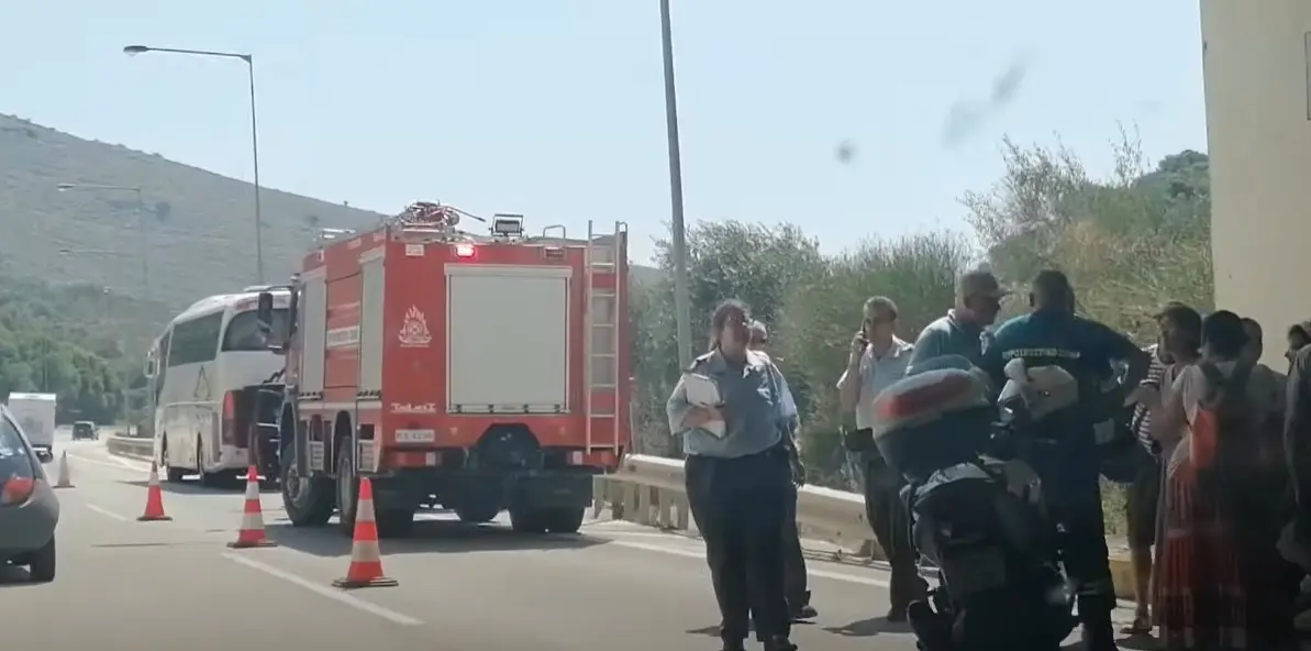 Τρόμος για 51 επιβάτες στην Ηγουμενίτσα – Πήρε φωτιά τουριστικό λεωφορείο (vid)