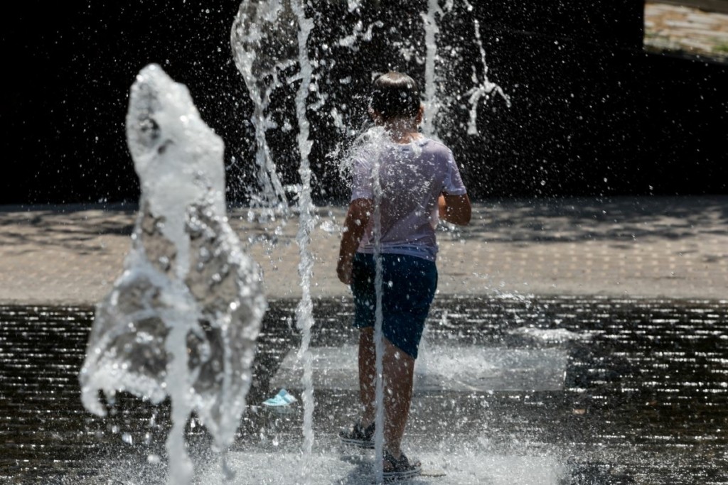 Καιρός σήμερα: Υψηλές θερμοκρασίες και ενισχυμένοι βοριάδες – Πού θα βρέξει