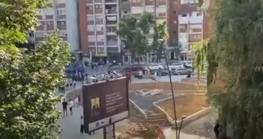 “Καζάνι” έτοιμο να εκραγεί το βόρειο Κόσοβο – Διαψεύδει η Σερβία την είσοδο στρατιωτών (vid)
