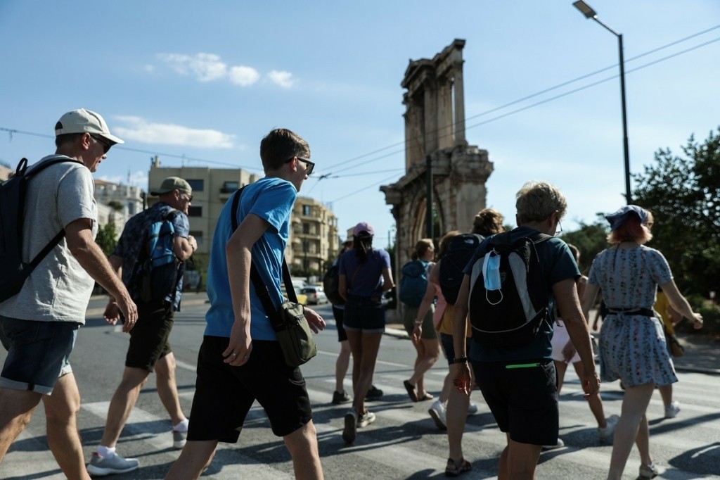 Έρχεται κορύφωση των κρουσμάτων κορονοϊού – Εισηγήσεις για επαναφορά της μάσκας στους κλειστούς χώρους