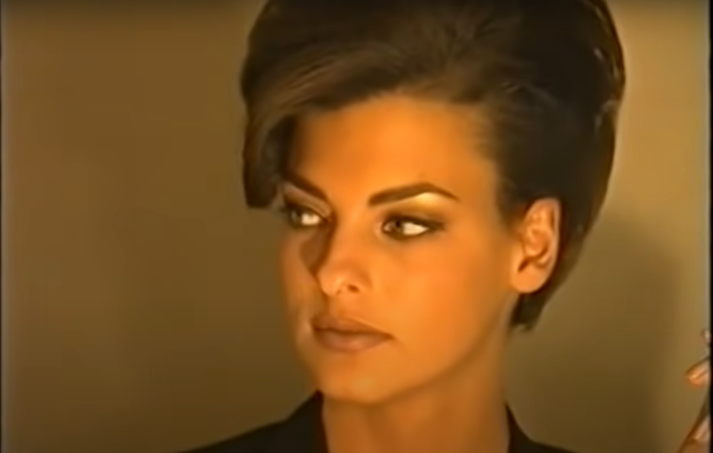 Δυναμική επιστροφή της Linda Evangelista μετά την παραμόρφωση (pic)