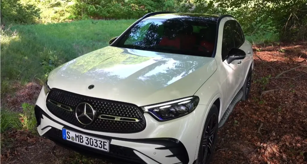 Το νέο Mercedes-Benz GLC έρχεται με ηλεκτρική αυτονομία άνω των 100 χιλιομέτρων (vids)