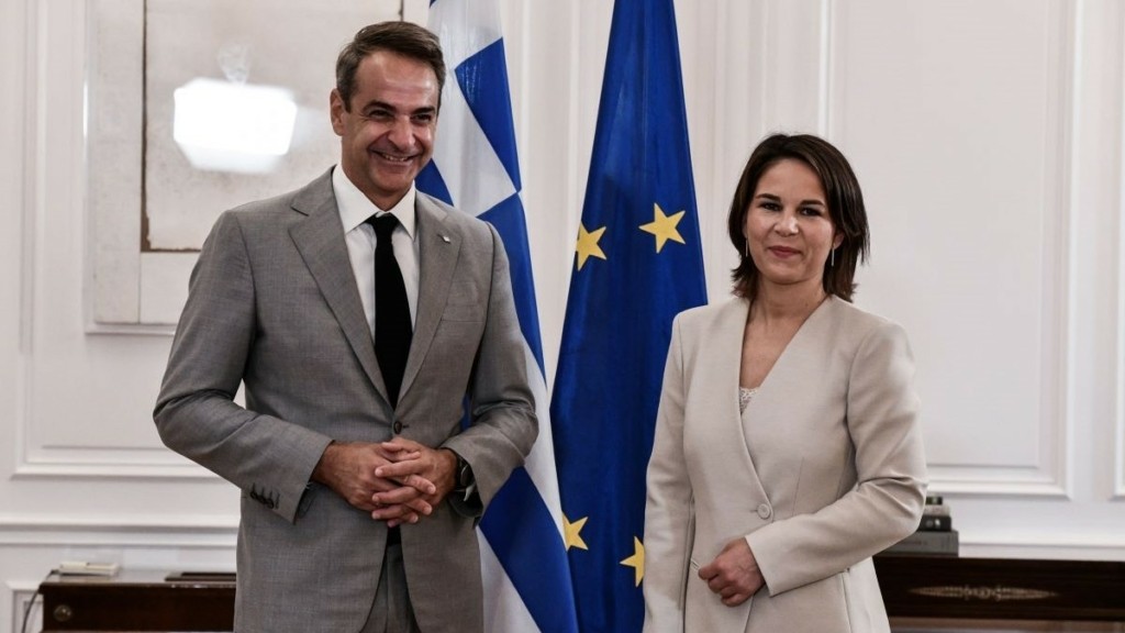 Σε εξέλιξη οι συναντήσεις της Αναλένα Μπέρμποκ με Δένδια και Μητσοτάκη
