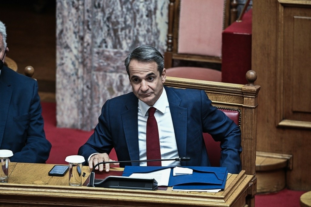 Προσαγωγές έξω από το σπίτι του Κυριάκου Μητσοτάκη μετά από συγκέντρωση διαμαρτυρίας υγειονομικών