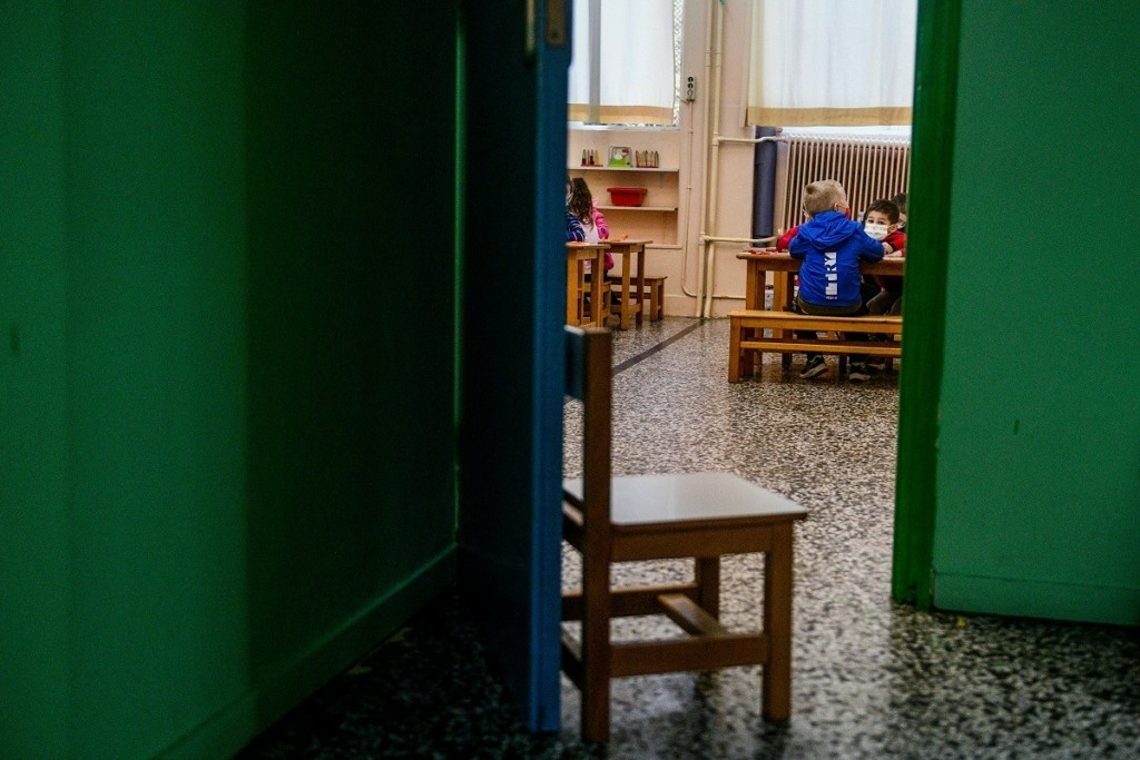 Αποτροπιασμός για νηπιαγωγό στην Καβάλα – Κατηγορείται για ασέλγεια σε ανήλικα – Ανατριχιαστική μαρτυρία μητέρας