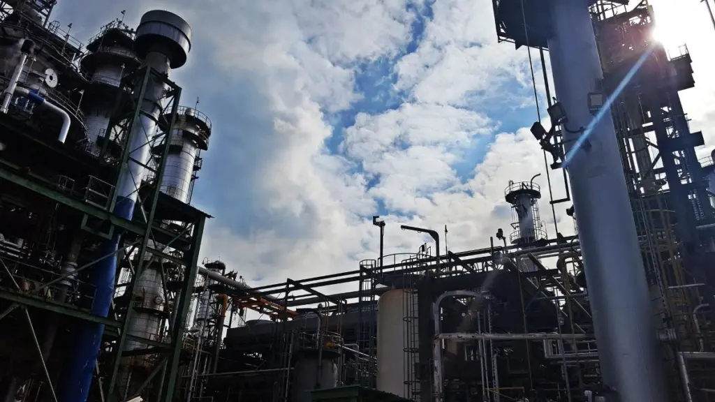 Στενό του Ορμούζ: Μειώθηκαν κατά 60% οι εξαγωγές πετρελαίου από τη Μέση Ανατολή