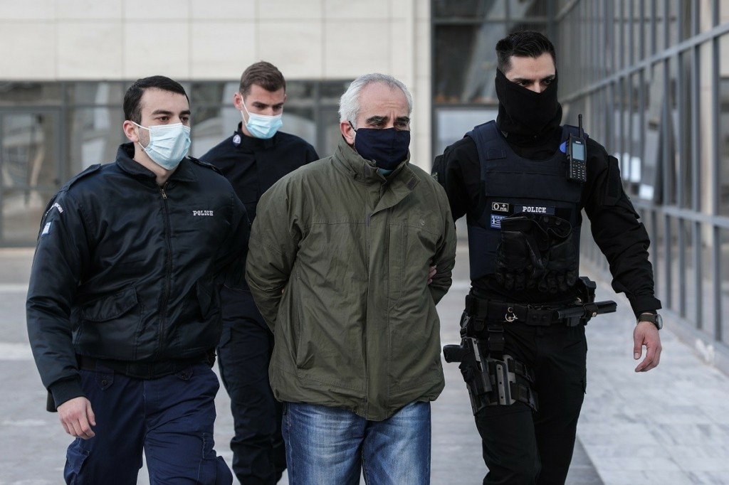 Η ώρα της απολογίας για τον ψευτογιατρό – Κατηγορείται για 12 θανάτους και 14 απόπειρες ανθρωποκτονιών 