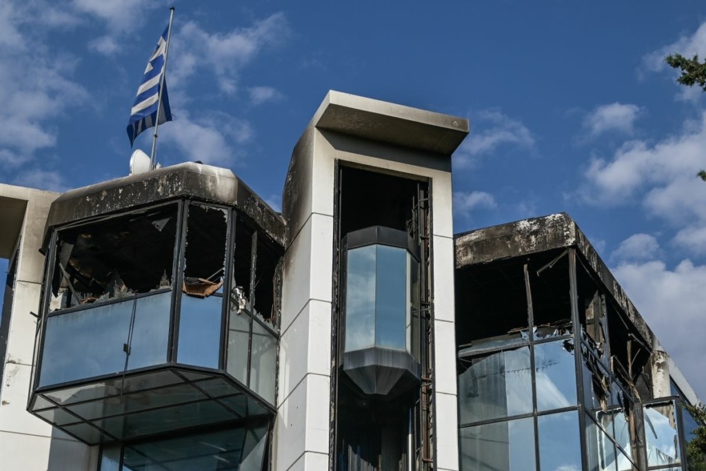 Ο διευθυντής του Real Fm περιγράφει πώς σώθηκε η ηχολήπτρια – “Με τρεις ανάσες ακόμα τα πράγματα θα ήταν δυσάρεστα”