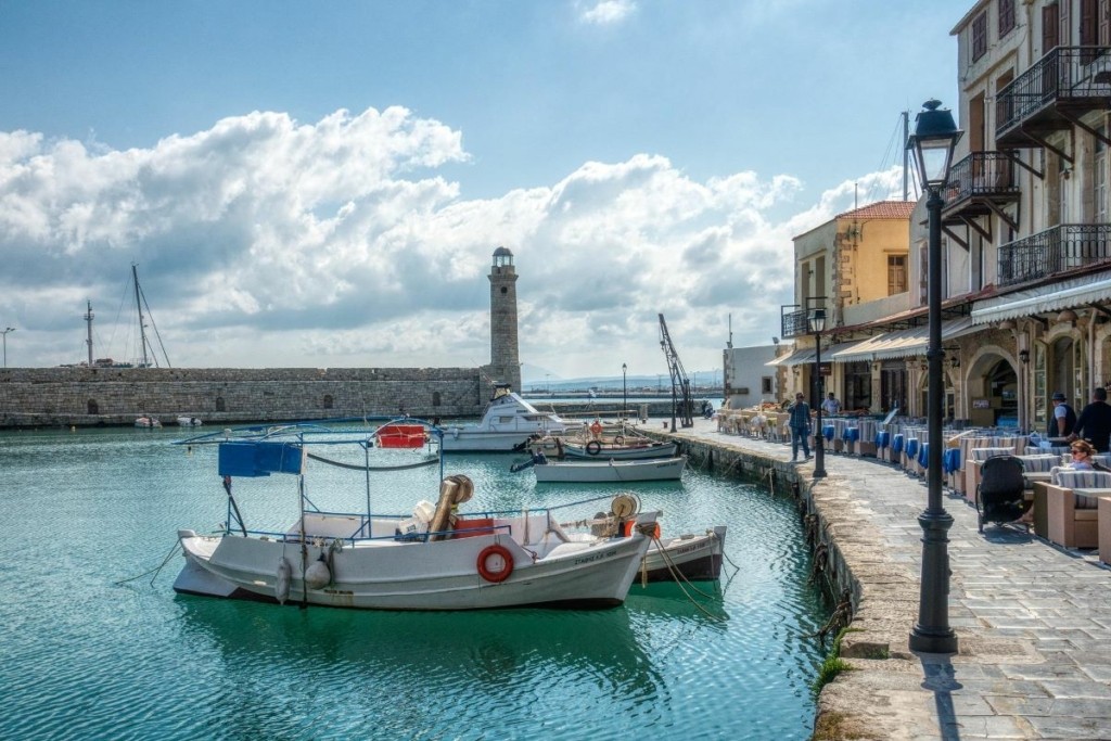 Πανικός σε ξενοδοχείο στο Ρέθυμνο – Εργαζόμενη άρπαξε 7χρονο και τον κλείδωσε στο δωμάτιό της!