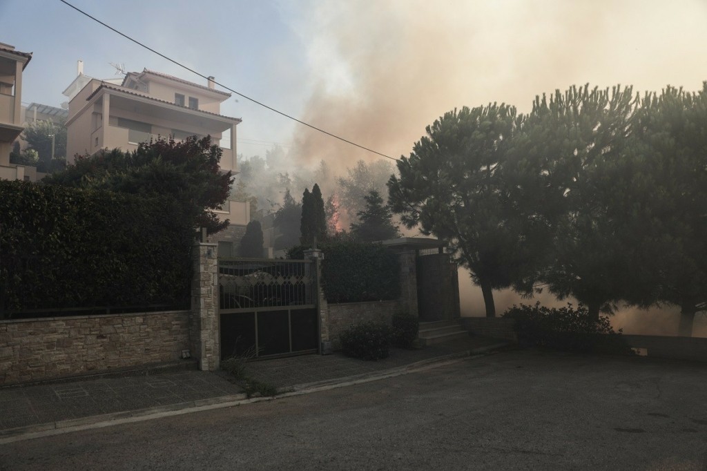 Συνεχίζονται τα προβλήματα ηλεκτροδότησης σε Παλλήνη και Πεντέλη
