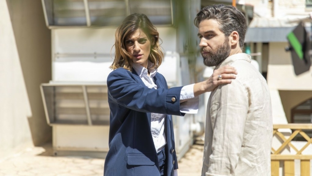 Σασμός – Θα μάθει η Αργυρώ ποιος είναι ο μυστηριώδης φίλος του Σταύρου; (vid)