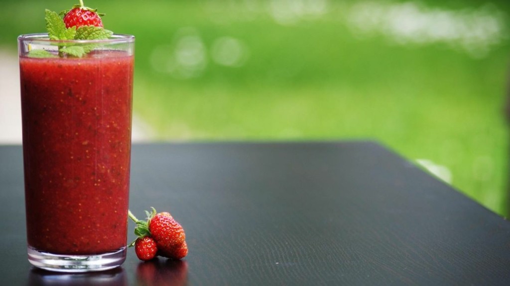Δροσιστικό και θρεπτικό smoothie με φράουλα